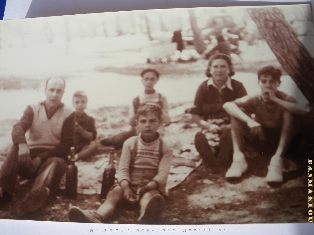 FAMILLE ESTEVE a AIN FRANIN,15aout 1959.ESTEVE EMILE(papa)jules esteve,gilbert,encarnacion(maman)vincent,rene.JPG